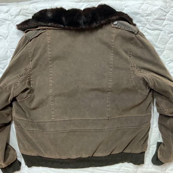 Woman’s lined jacket  with faux fur zip in zip out lining with faux fur collar - Picture 4 of 8
